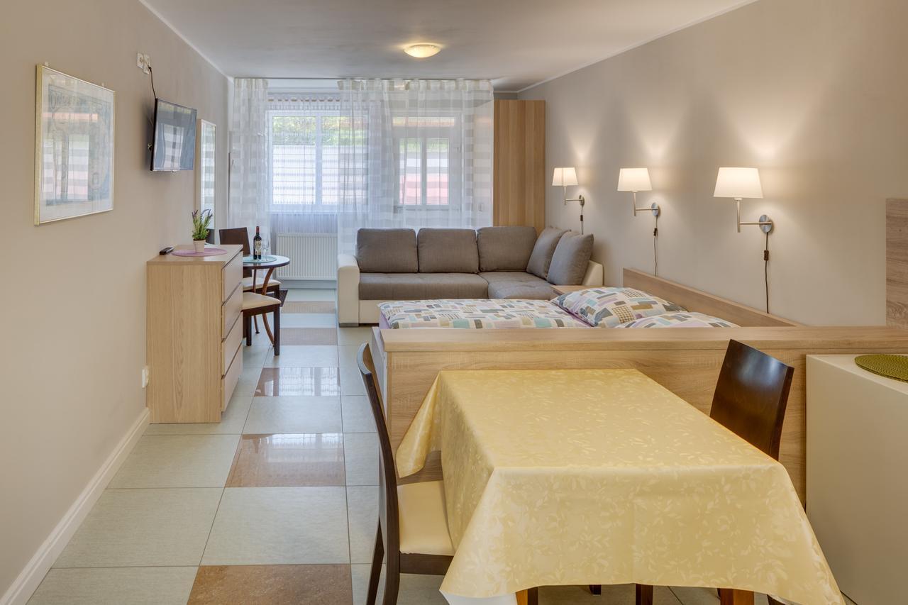 Apartements Studio 964 Líbeznice 外观 照片